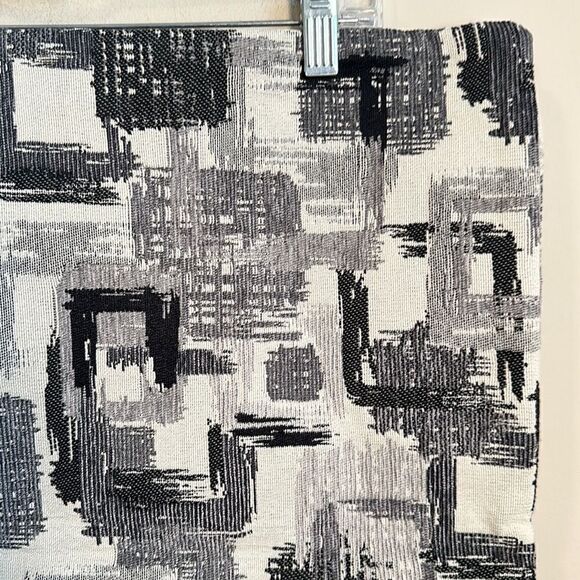 Custom Pillow Covers Decor (2) 18”x18” - Picture 2 of 4